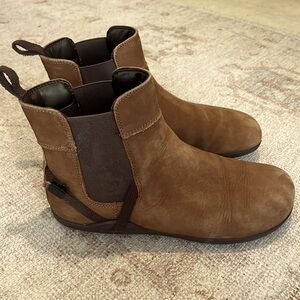 Xero shoes Tari Chelsea boot size 7.5